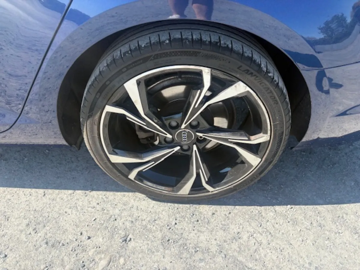 Audi A4 2017 - Image 3