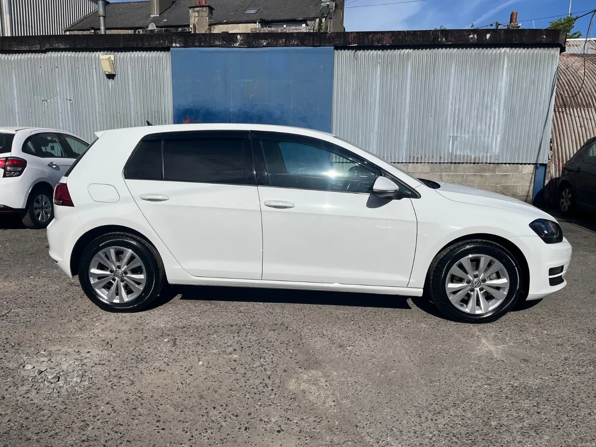2015 VOLKSWAGEN GOLF COMFORTLINE LOW MILEAGE - Image 2
