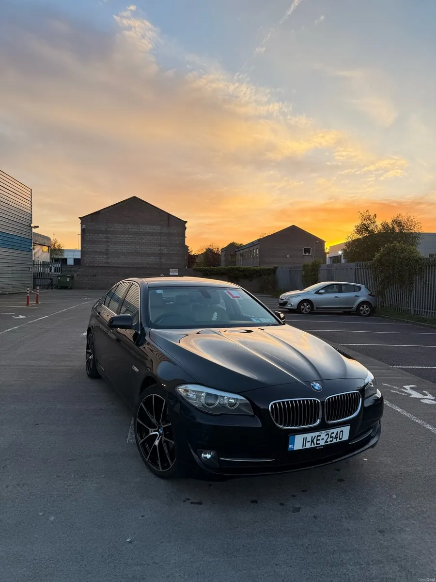 BMW 5 Series - 520d 2011 Black - Image 1