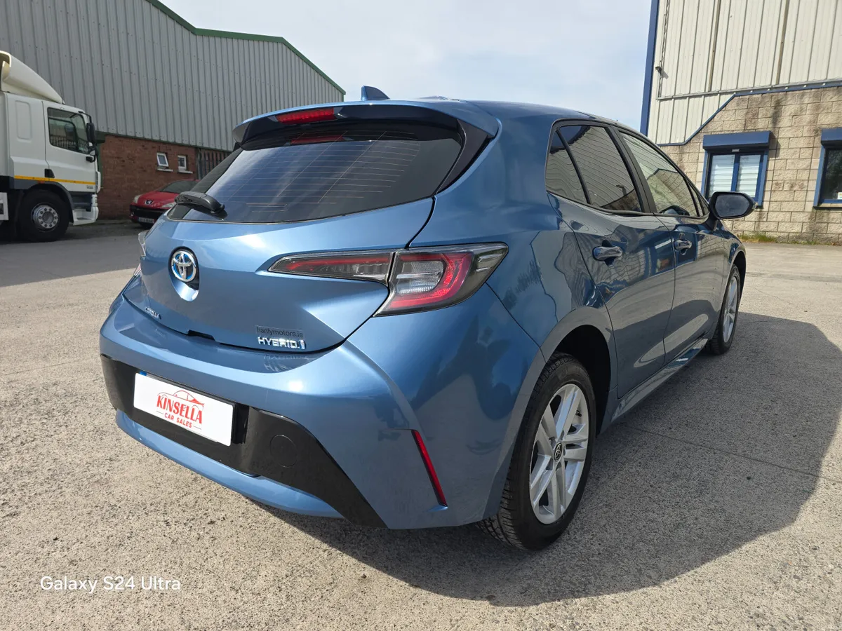 Toyota Corolla 2021 1.8 Hybrid MINT CONDITION - Image 5