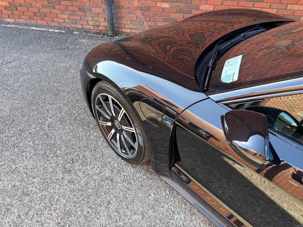 Porsche Taycan 4S Black Edition *Porsche Warranty* - Image 3