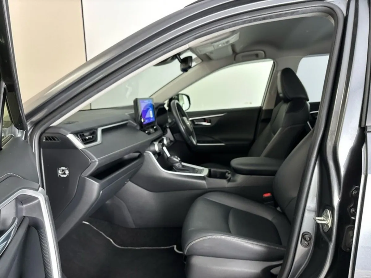 Toyota RAV4 HYBRID SOL - Image 6