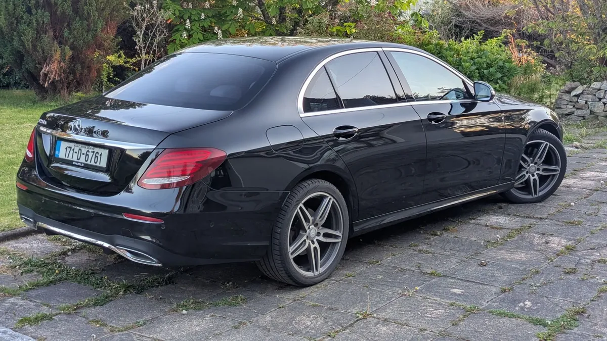 Mercedes-Benz E-Class 2017 AMG Line - Image 1