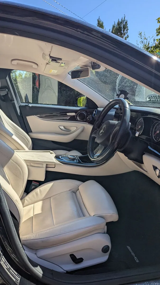 Mercedes-Benz E-Class 2017 AMG Line - Image 3