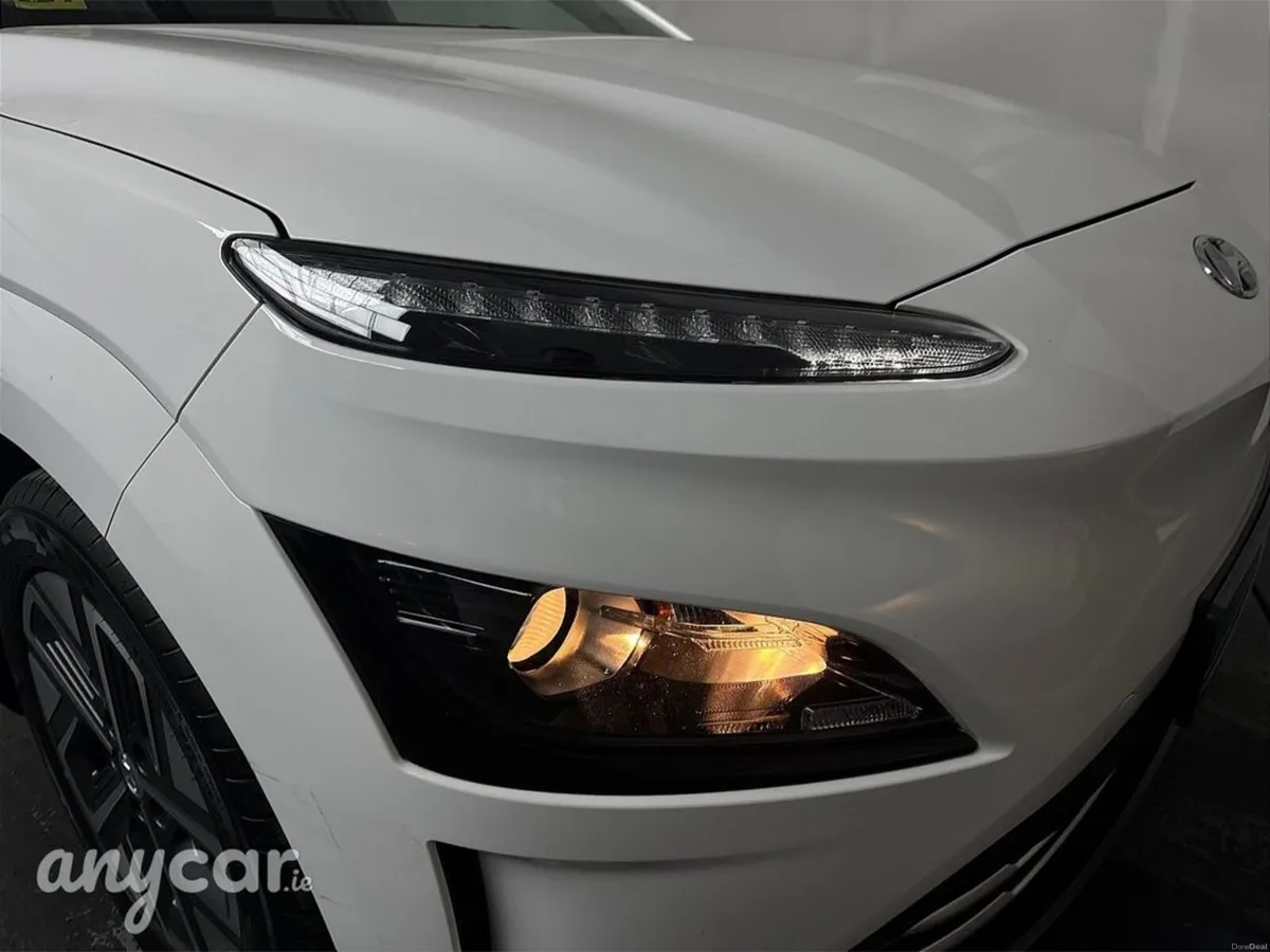 Hyundai KONA Premium 64 kWh EV - Image 4