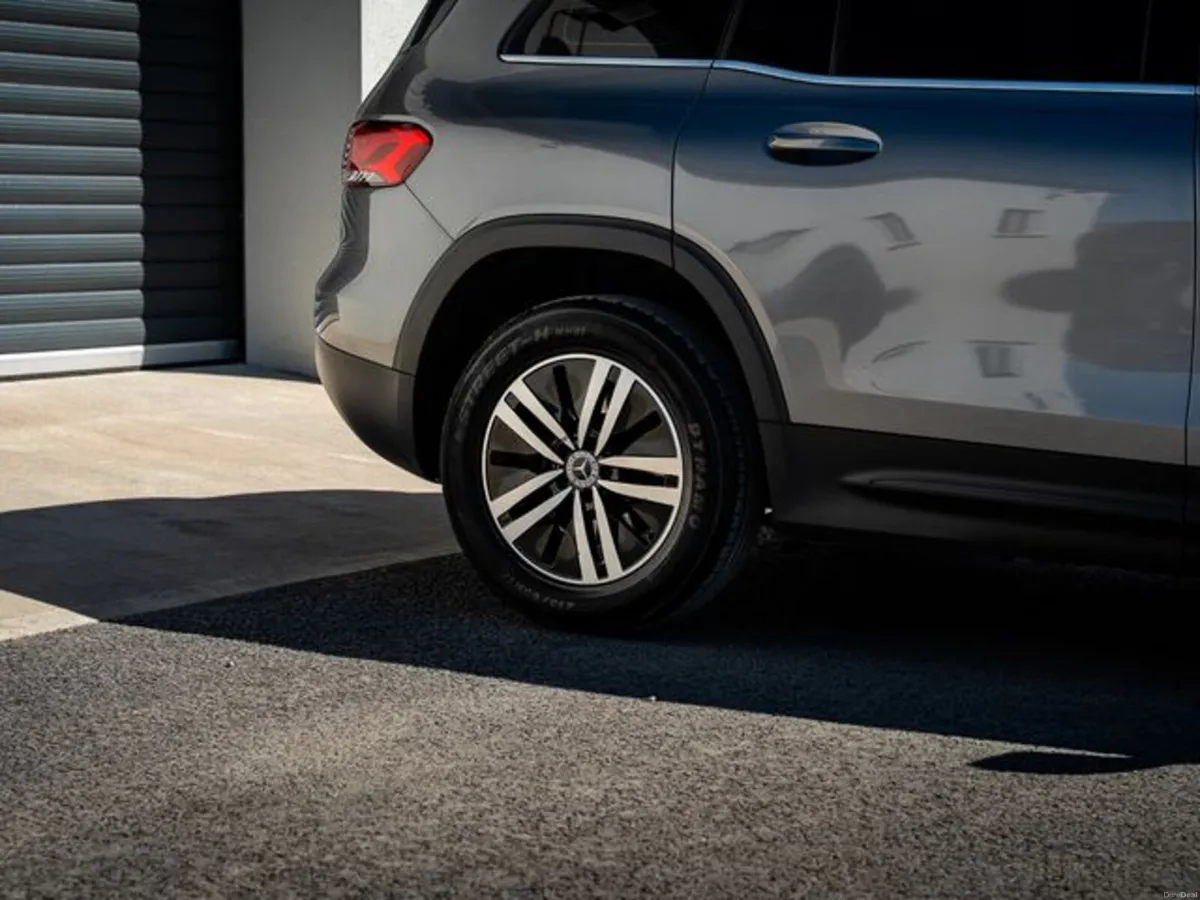 Mercedes-Benz GLB 180 d D Style A/T 5DR Auto - Image 4