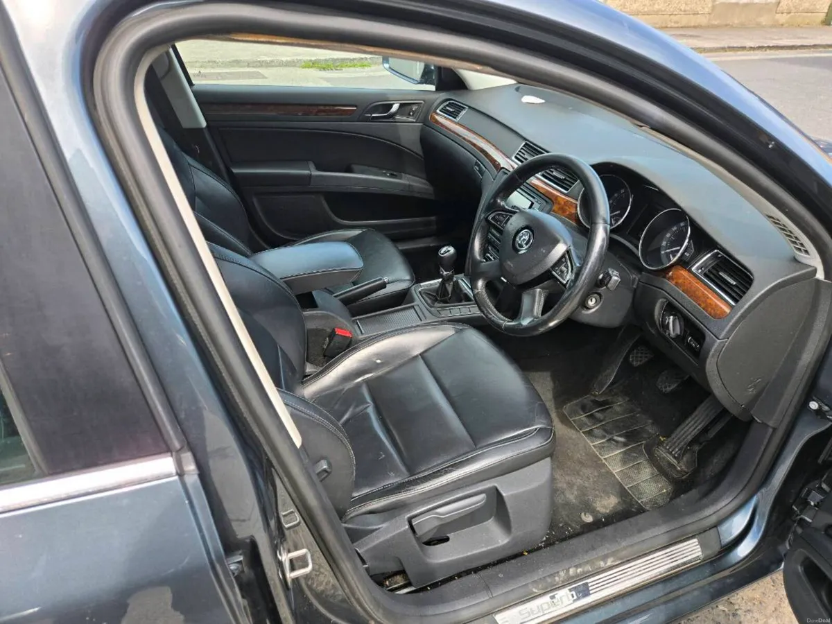 Skoda Superb 1.6 TDI 105BHP.. FULL LEATHER - Image 4