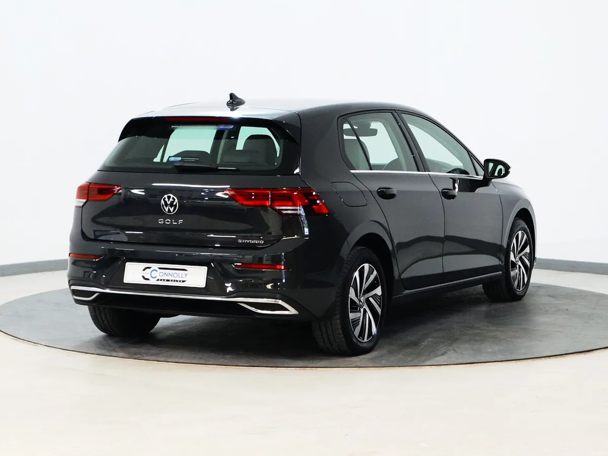 *41* 2023 Volkswagen Golf 1.4tsi style auto - Image 4
