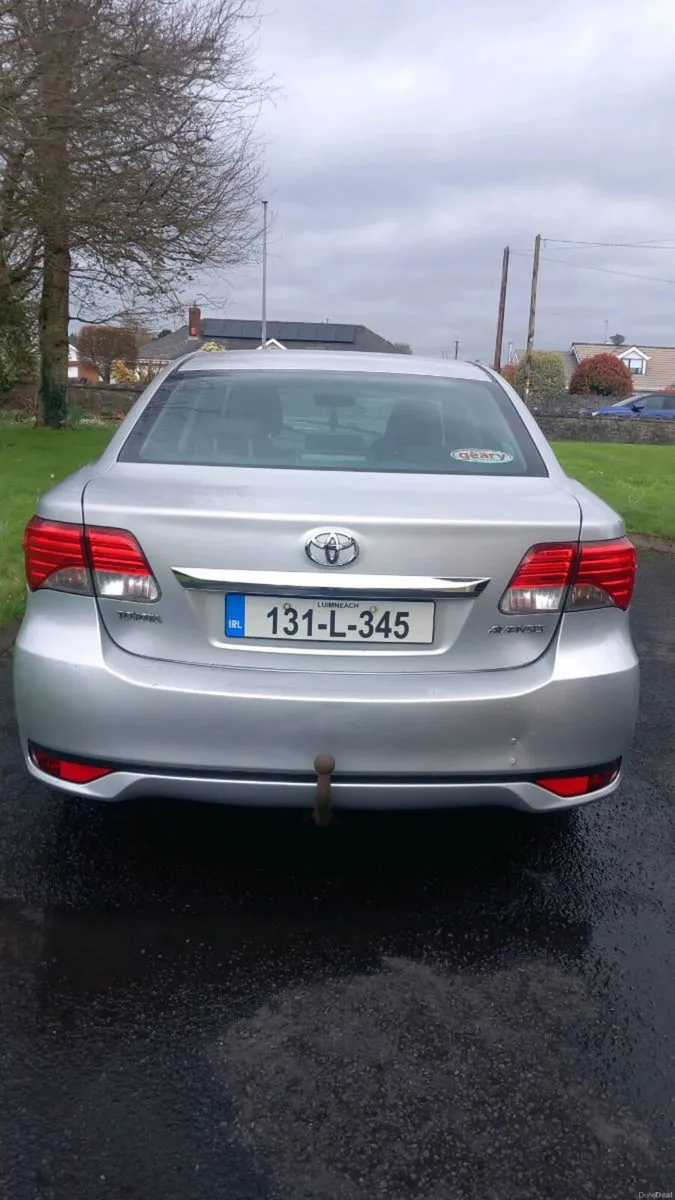 Toyota Avensis 2013 - Image 2