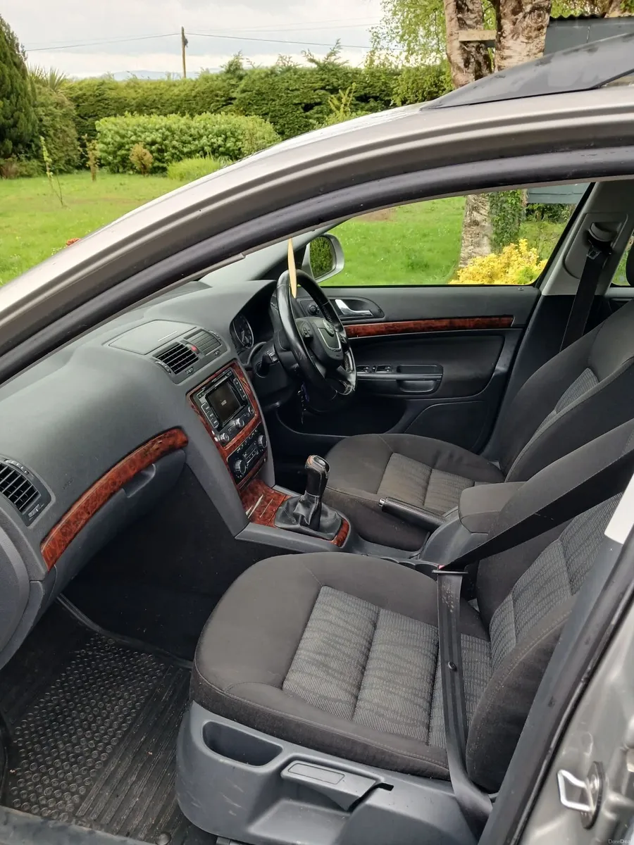 Skoda Octavia 2011 - Image 2
