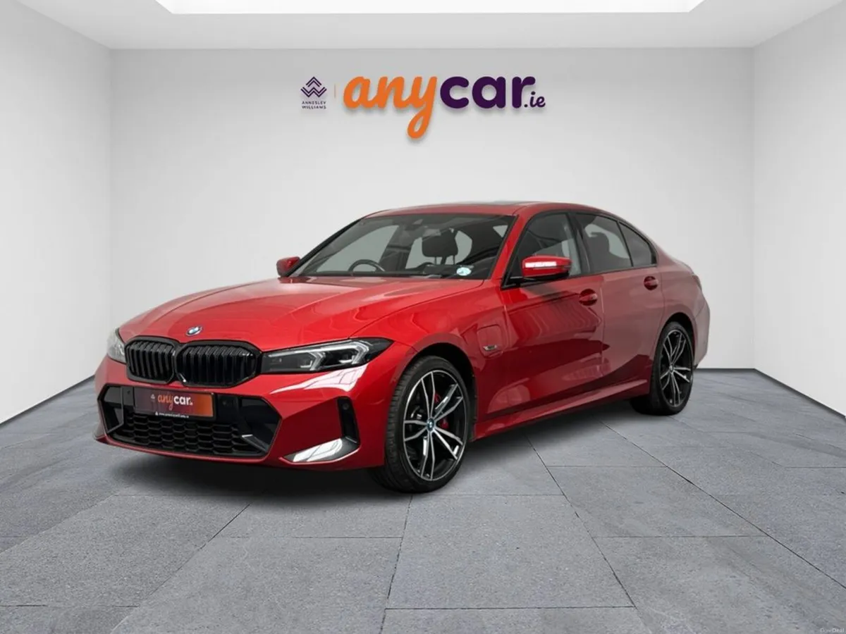 BMW 3-Series 330e M Sport *SUNROOF* - Image 3