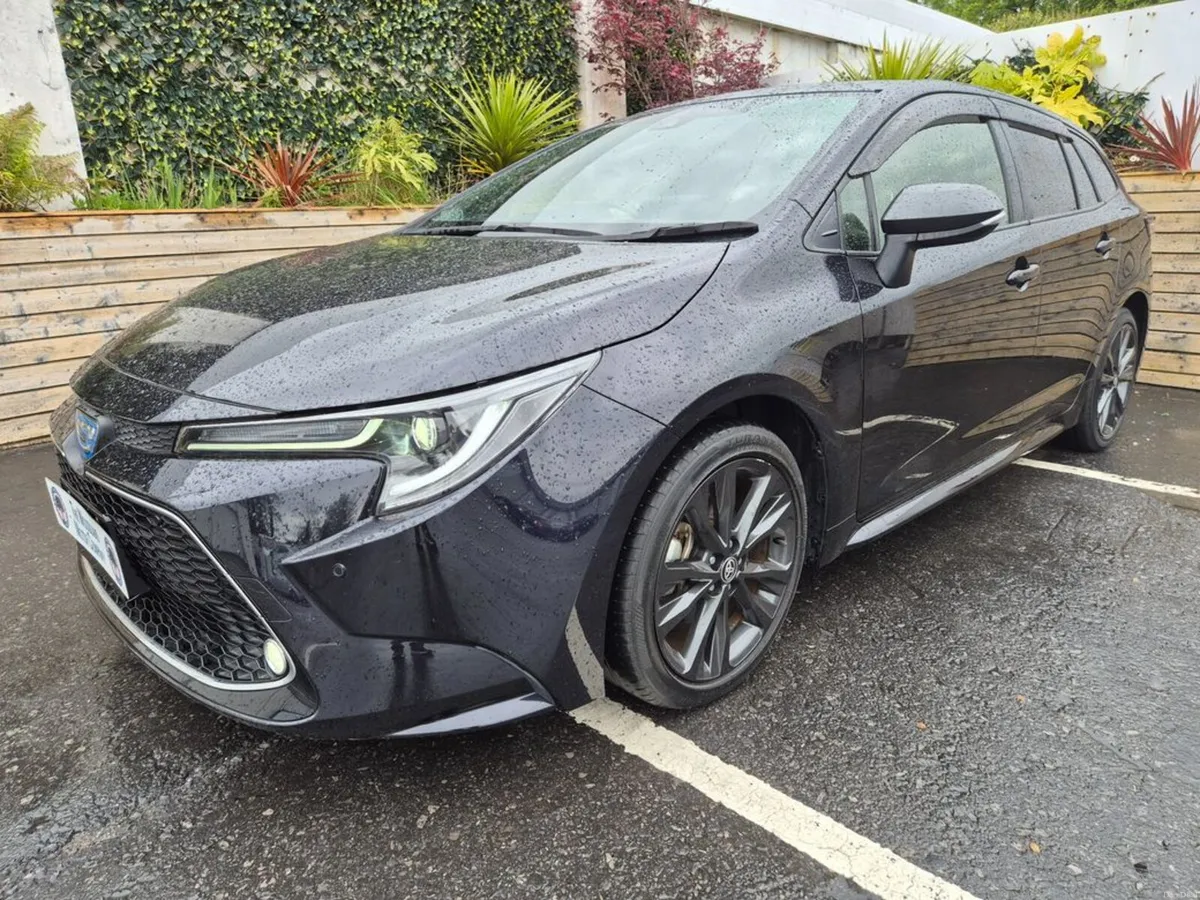 Toyota Corolla 1.8 HYBRID / WxB SOL TOP SPEC WITH - Image 3