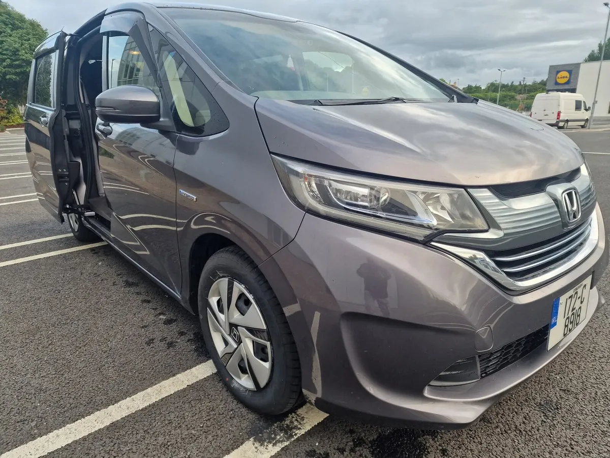 Honda Freed 2017 1.5L  Hybrid 6 seats. GRAY - Image 2
