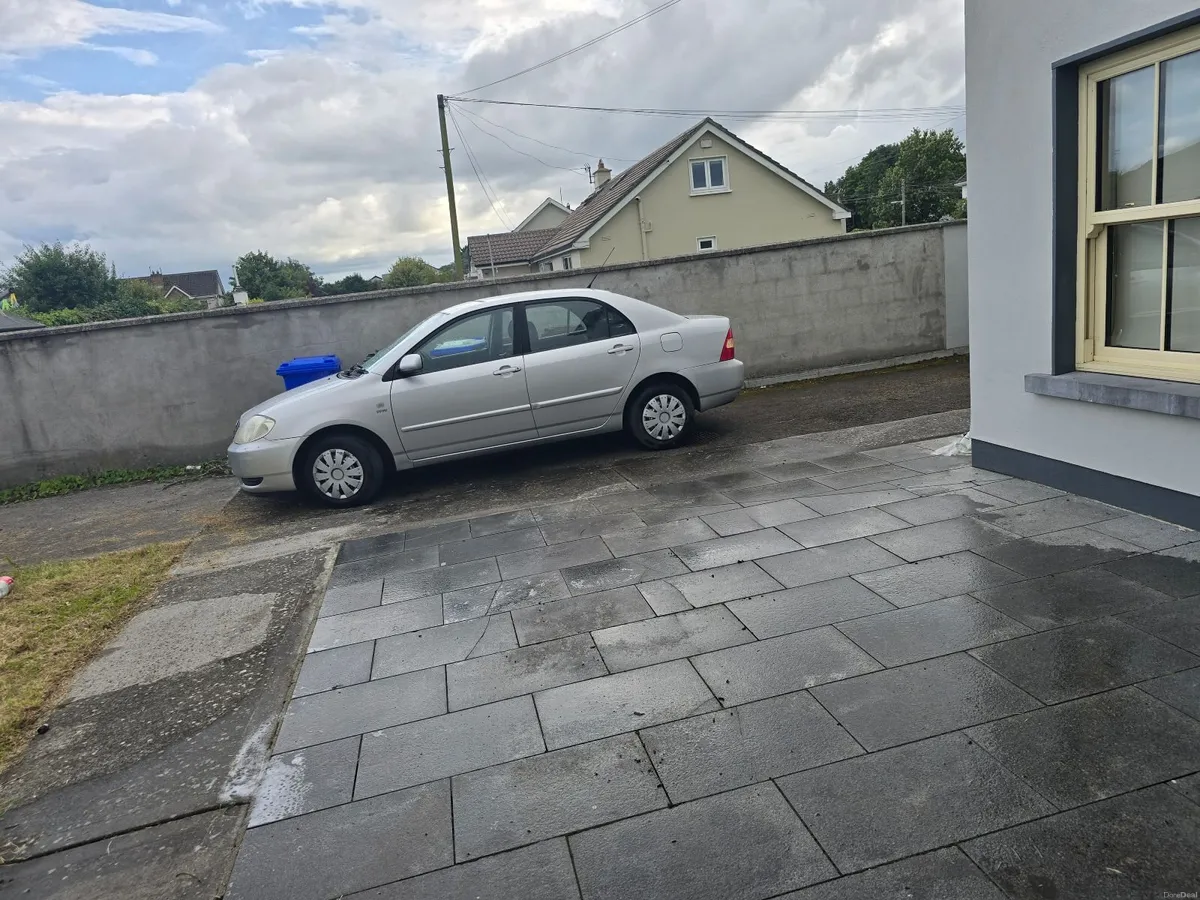 Toyota Corolla 2004 valid nct 10/26 - Image 4