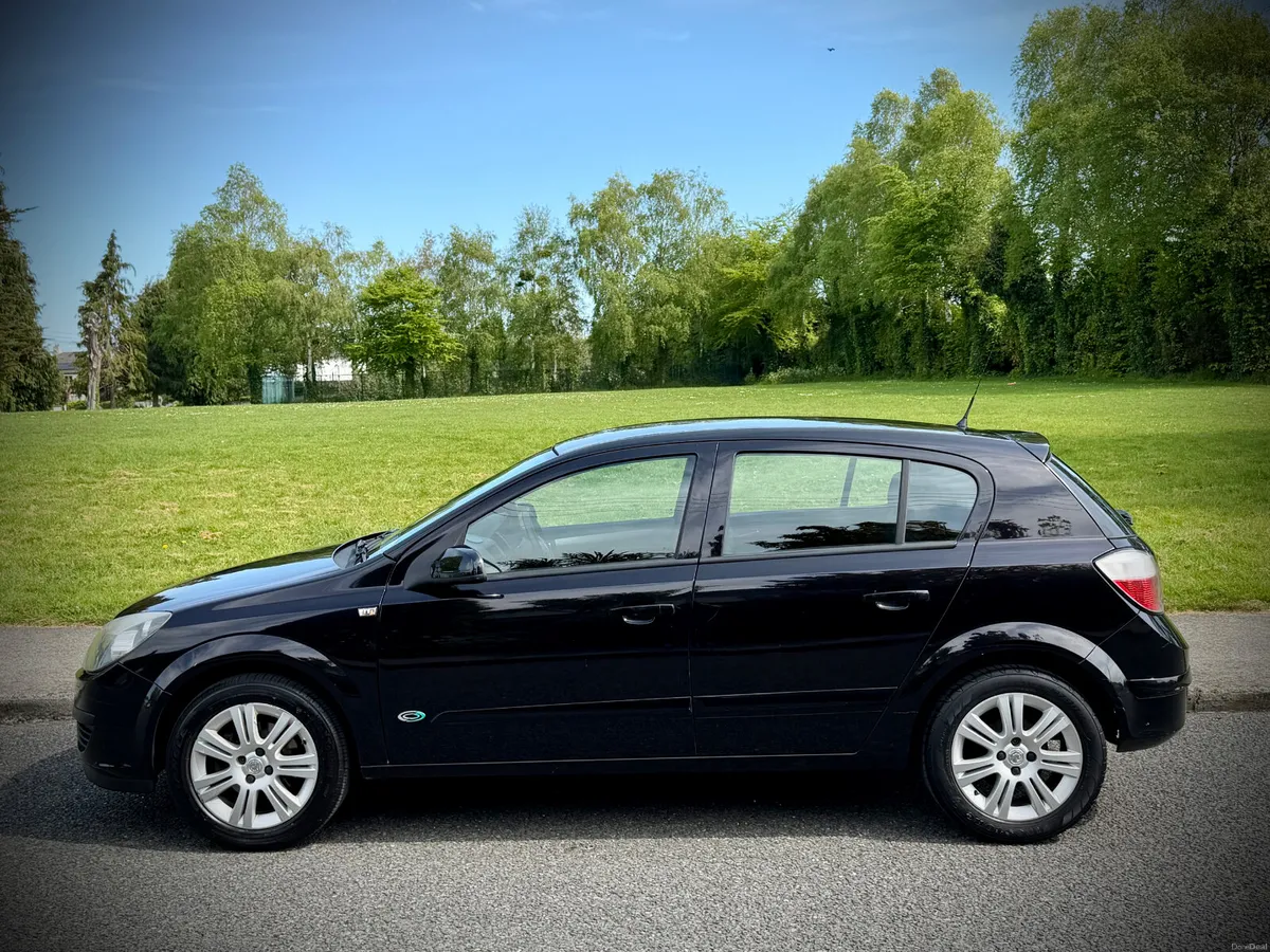 Opel Astra 1.4 Petrol 5dr Hatchback. - Image 3