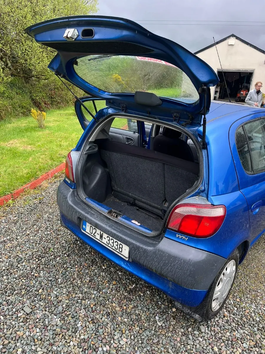 Toyota Yaris 2002 - Image 5