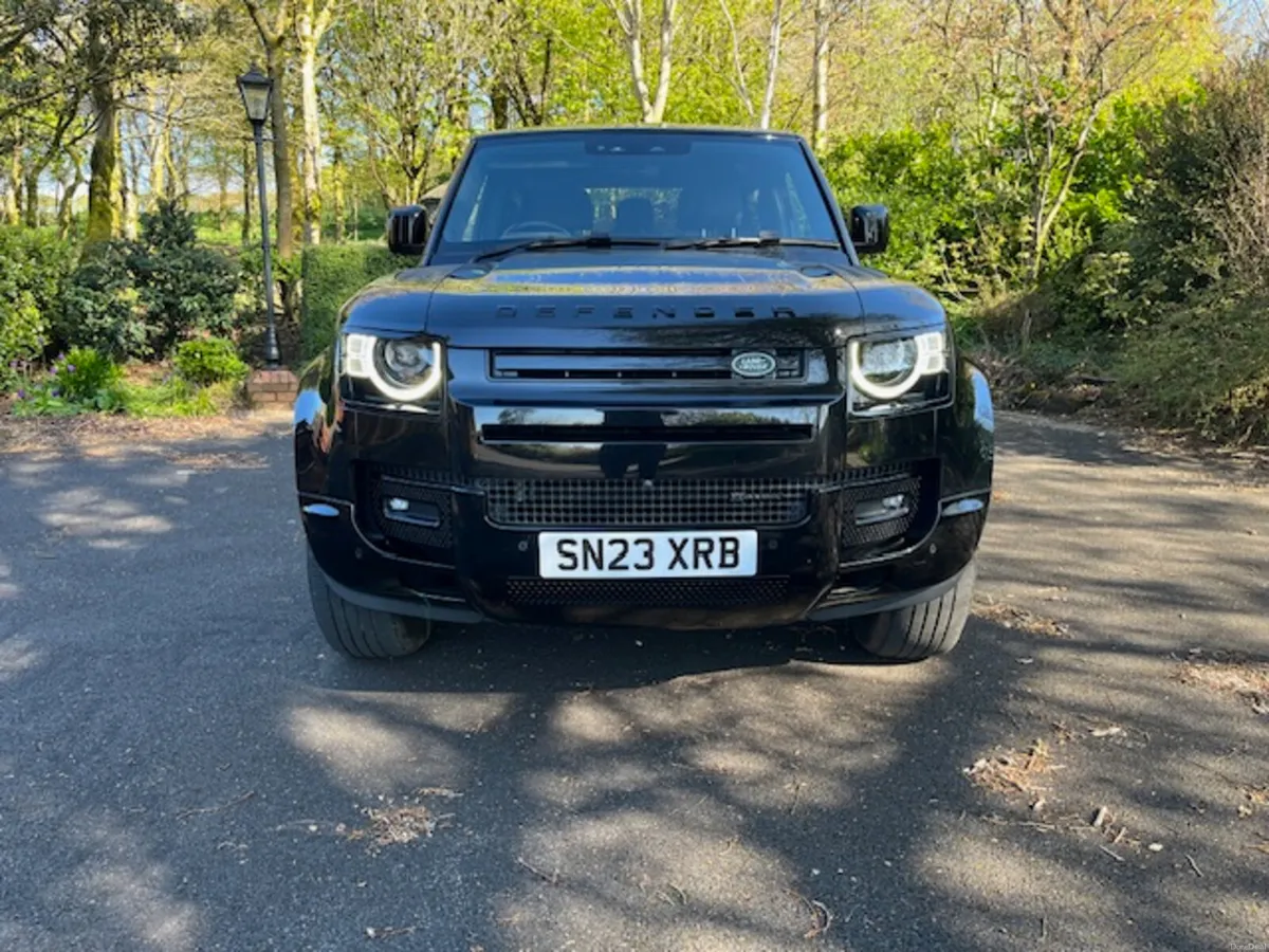 Land Rover Defender 90 D250 X-Dynamic SE 3 Door - Image 2