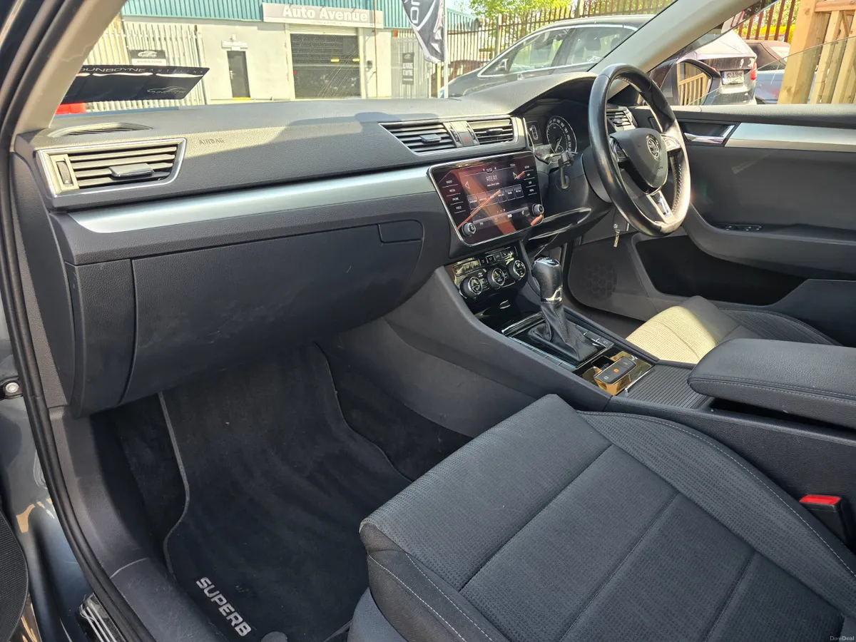 191 SKODA SUPERB *2.0Tdi*AUTOMATIC* - Image 4