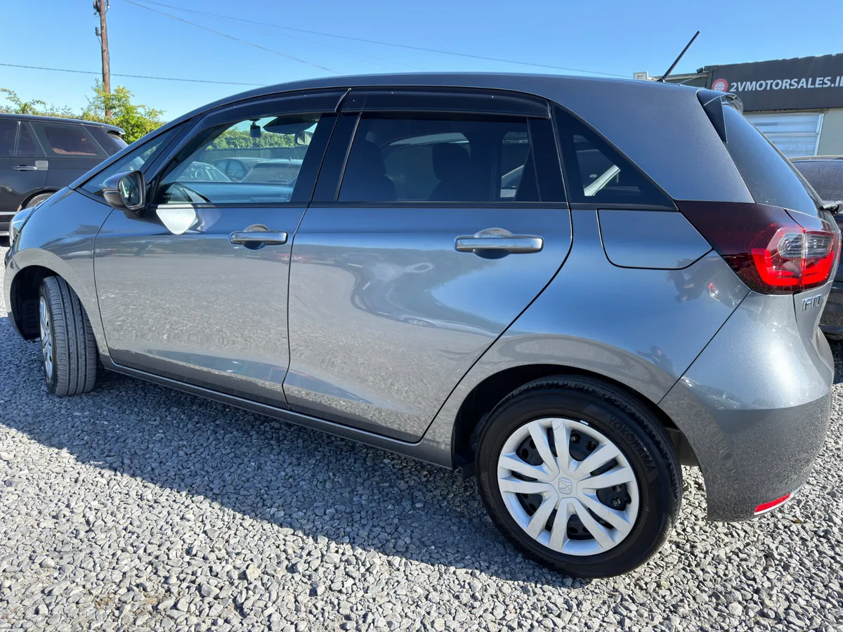 🔵 Honda Fit 1.5 E-HEV Petrol Hybrid - Image 4