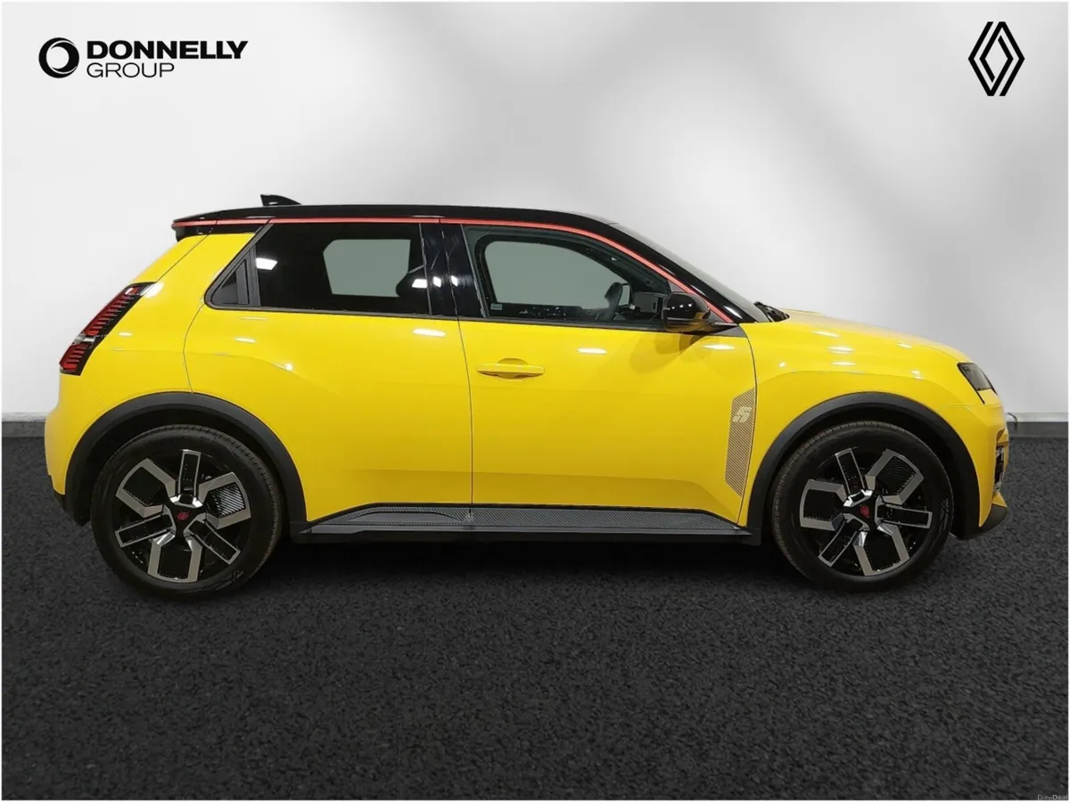 Renault 5 E-Tech Hatchback Techno - Image 3