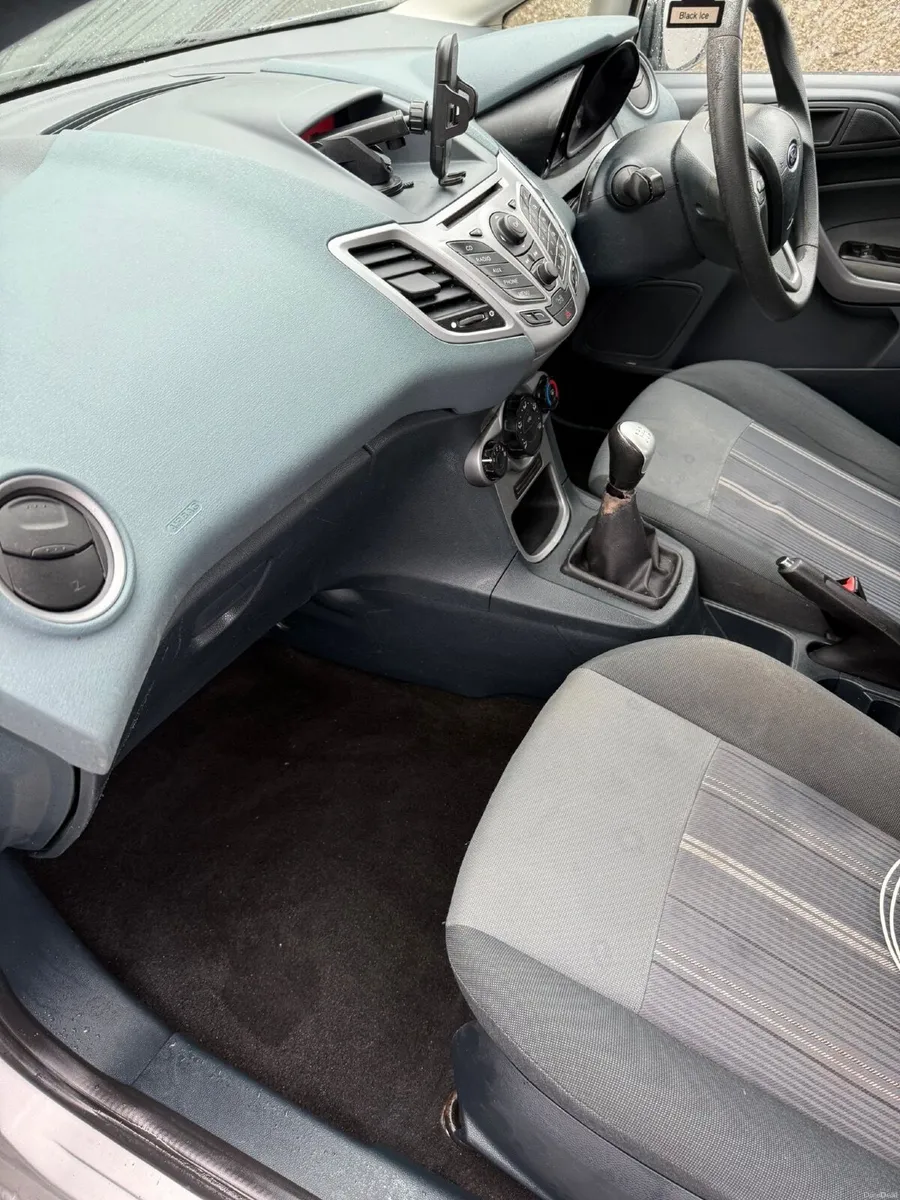 Ford Fiesta 2010 - Image 3
