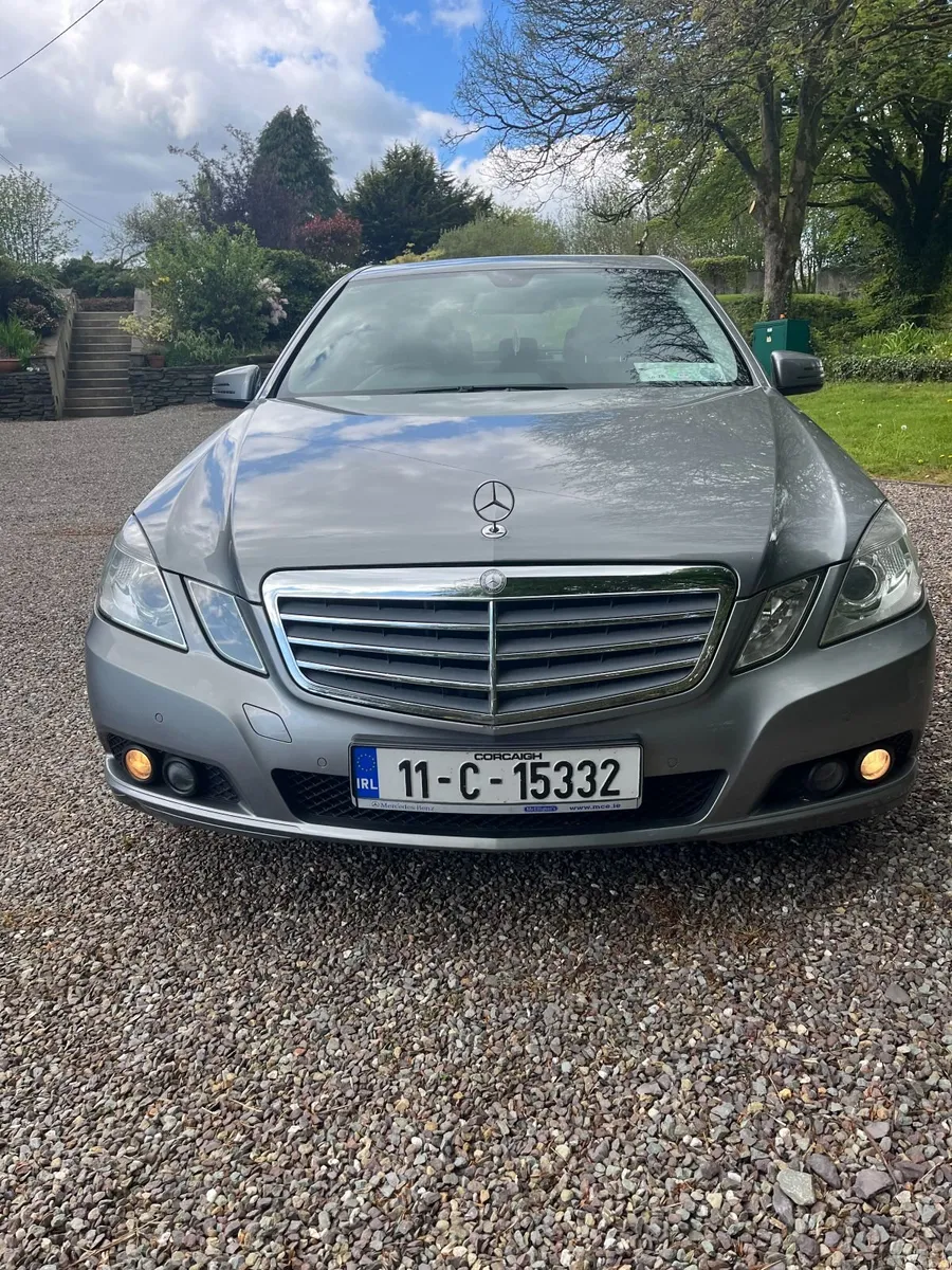 Mercedes-Benz E-Class 2011 - Image 1