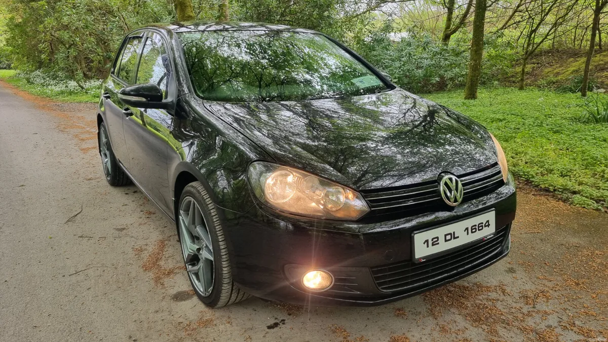 12 Volkswagen Golf  1.6 Tdi Trendline - Image 1