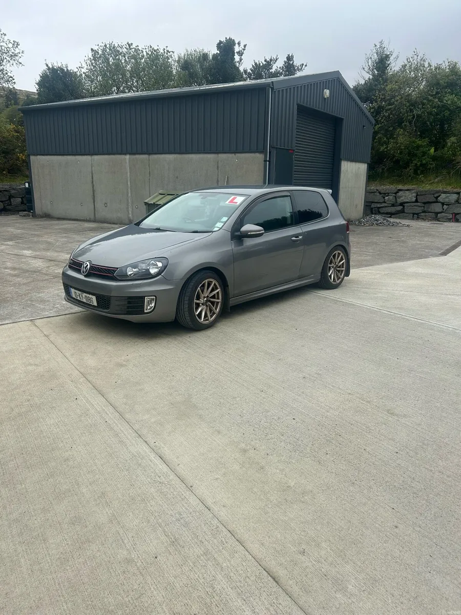 Volkswagen golf - Image 1