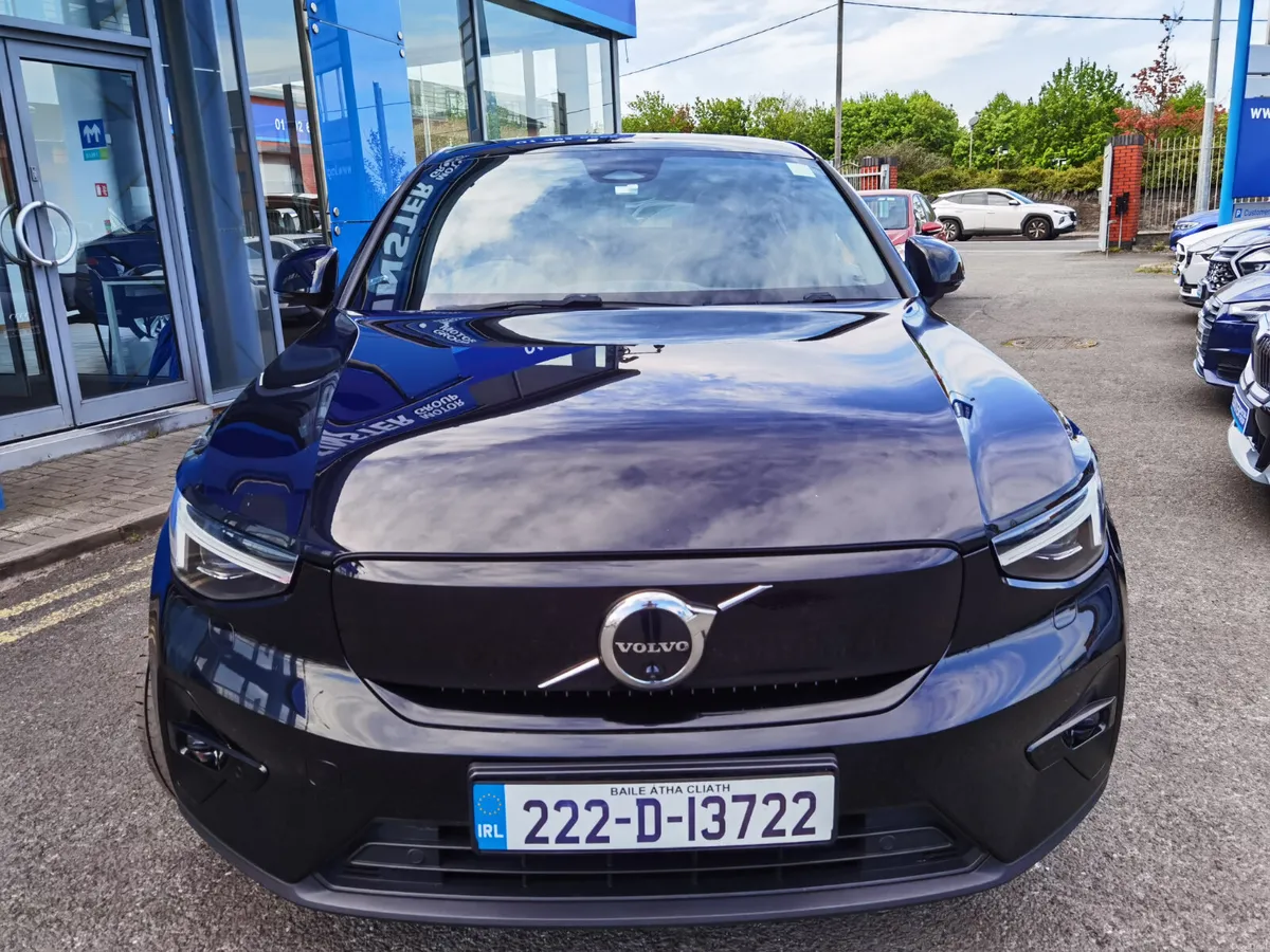 VOLVO C40 69KWH ULTIMATE RECHARGE **HUGE SPEC** - Image 2