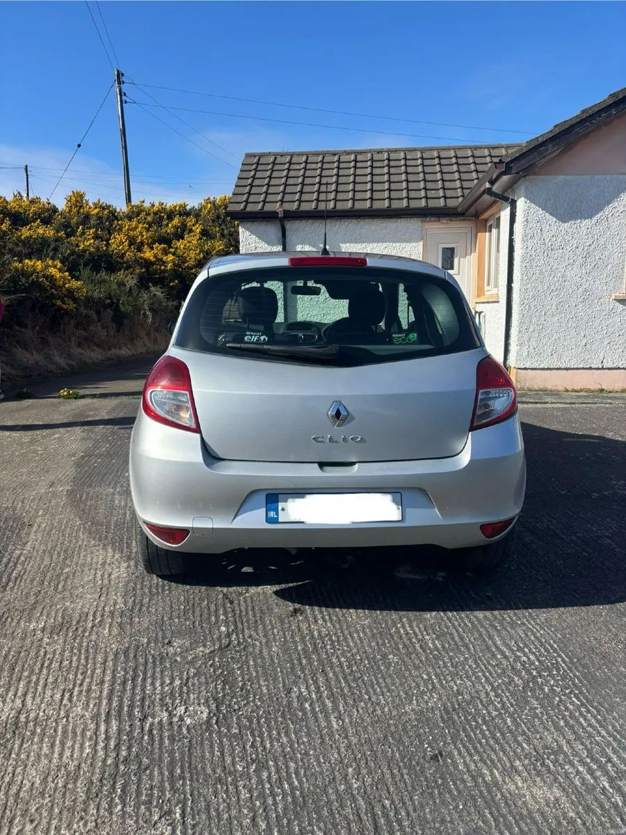 Renault Clio 2012 - Image 2