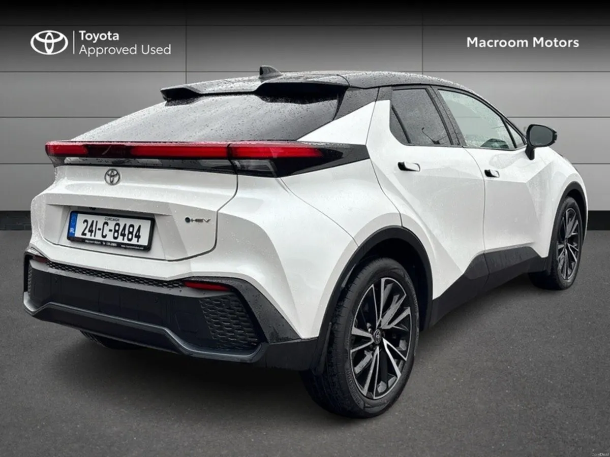 Toyota C-HR Hybrid Sol - Image 2