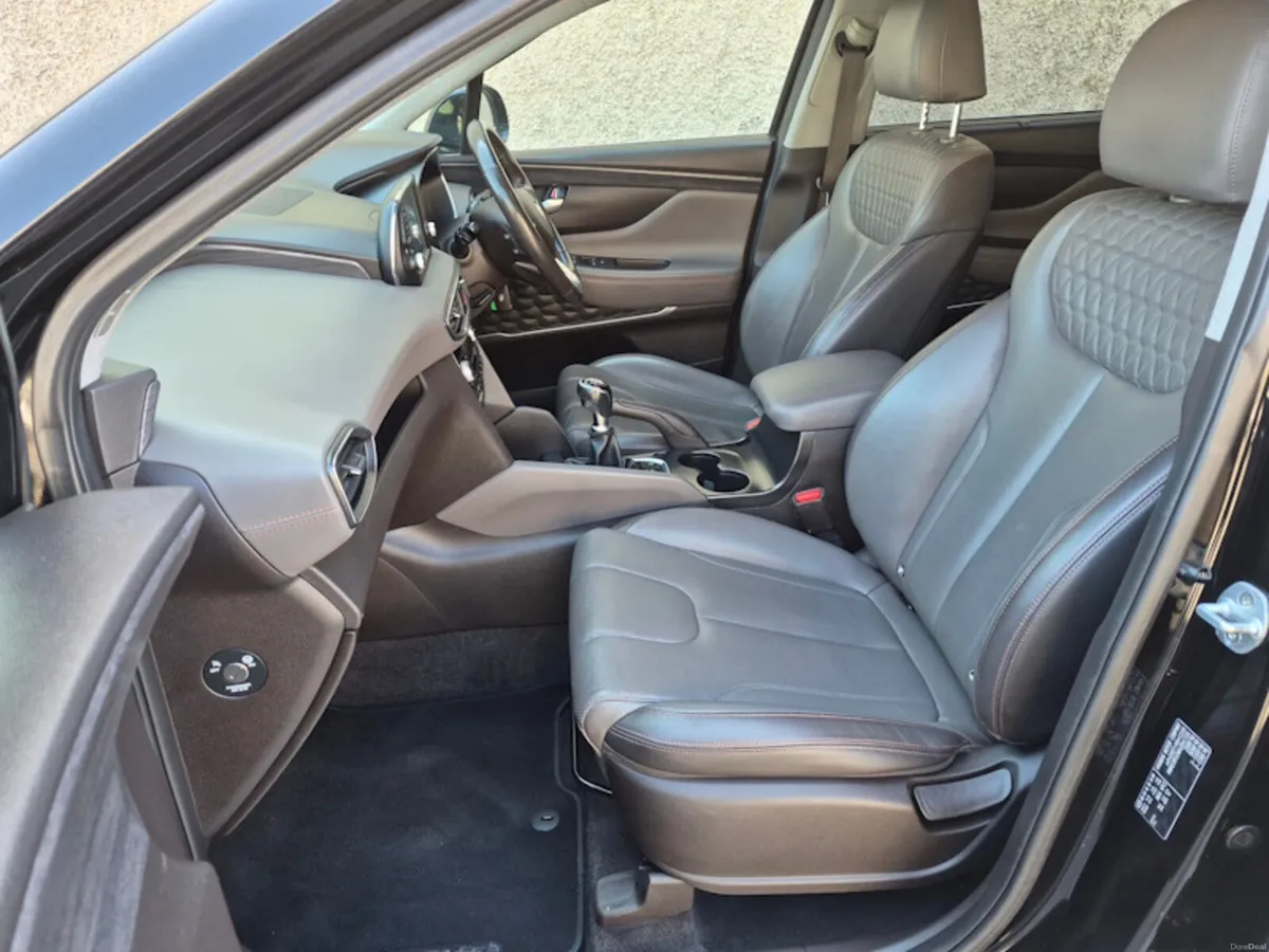 2019 Hyundai Santa Fe 4WD Executive Plus Warranty - Image 2