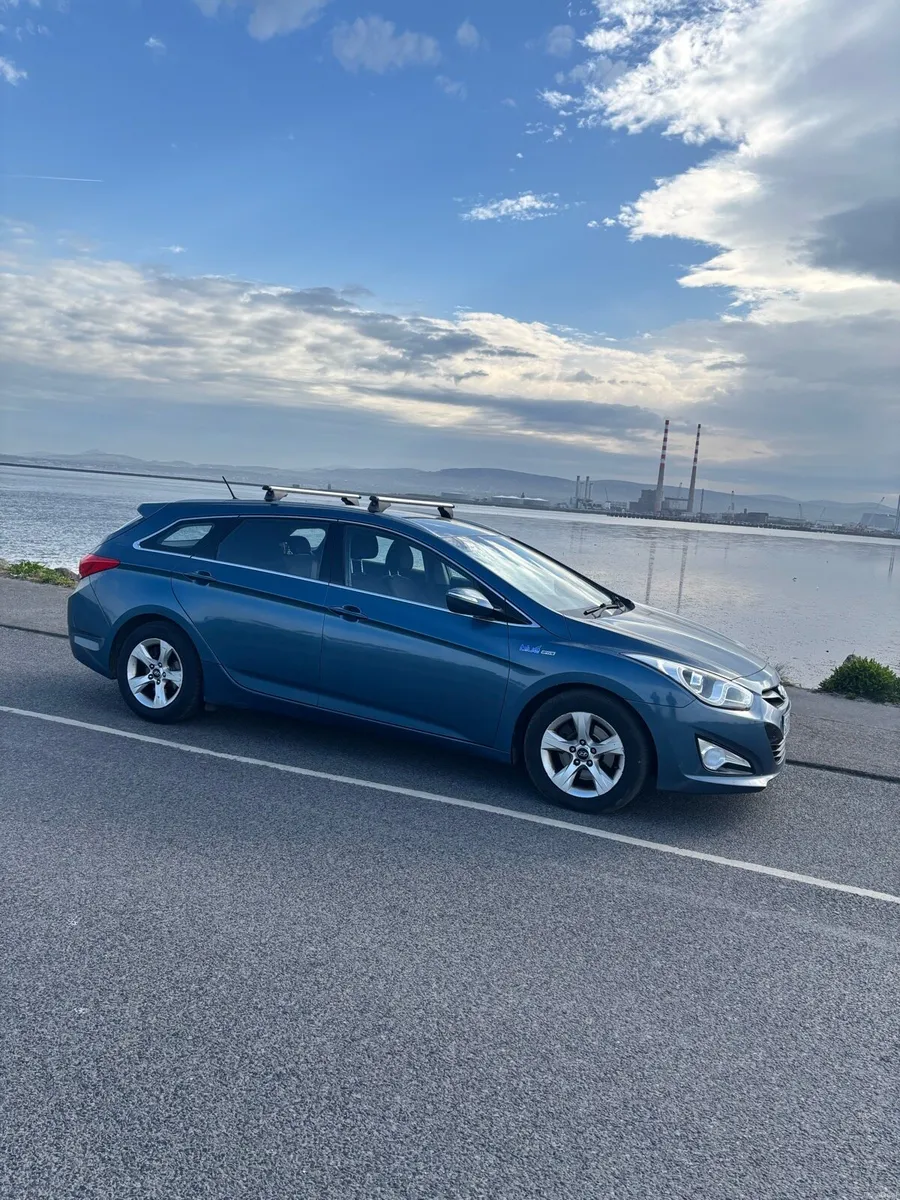 Hyundai i40 blue drive - Image 2