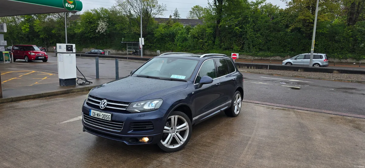Volkswagen Touareg 2013 R-line Top Spec - Image 2