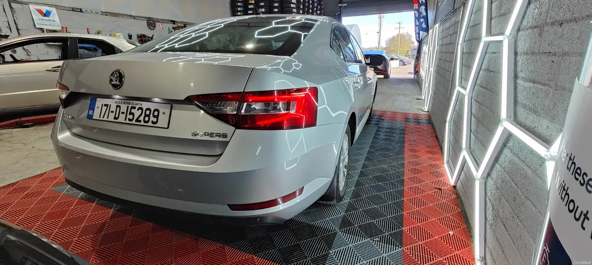 2017 Skoda Octavia Spotless car. - Image 4
