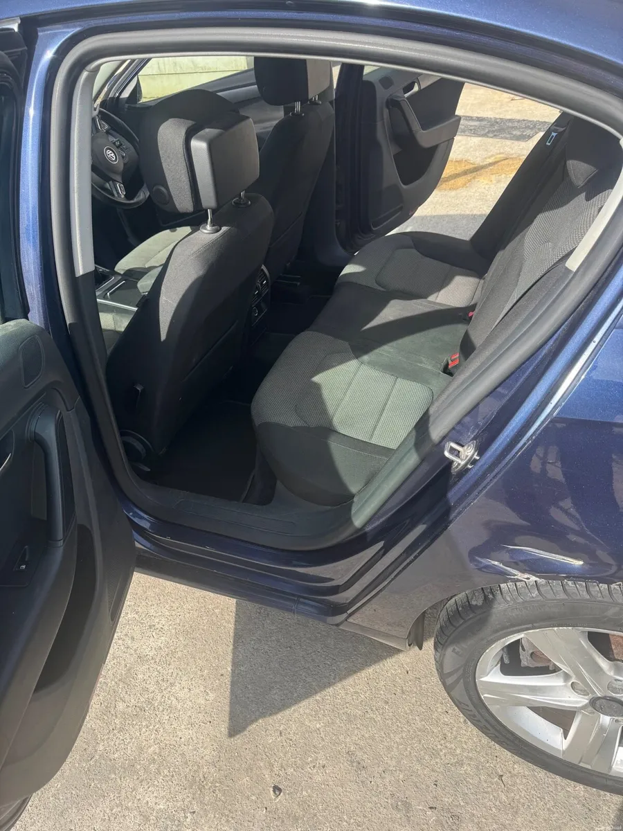 Volkswagen Passat - Image 4