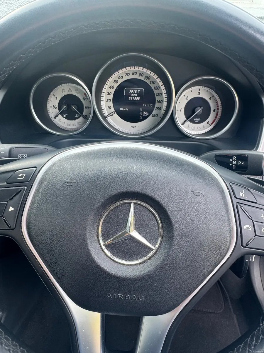 Mercedes-Benz E-Class 2016 - Image 2