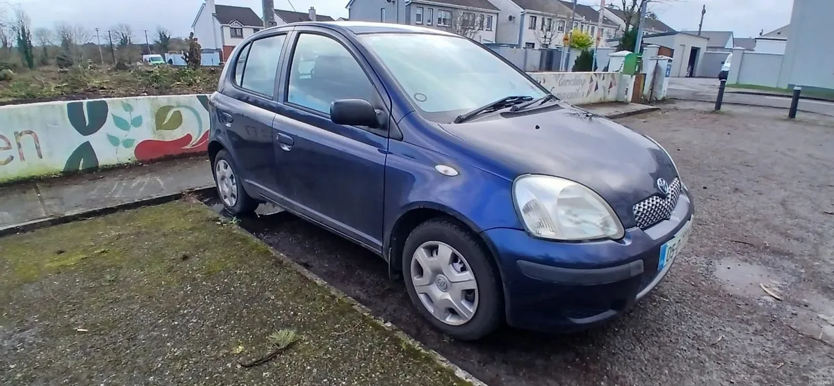 Toyota Yaris 2005 - Image 3
