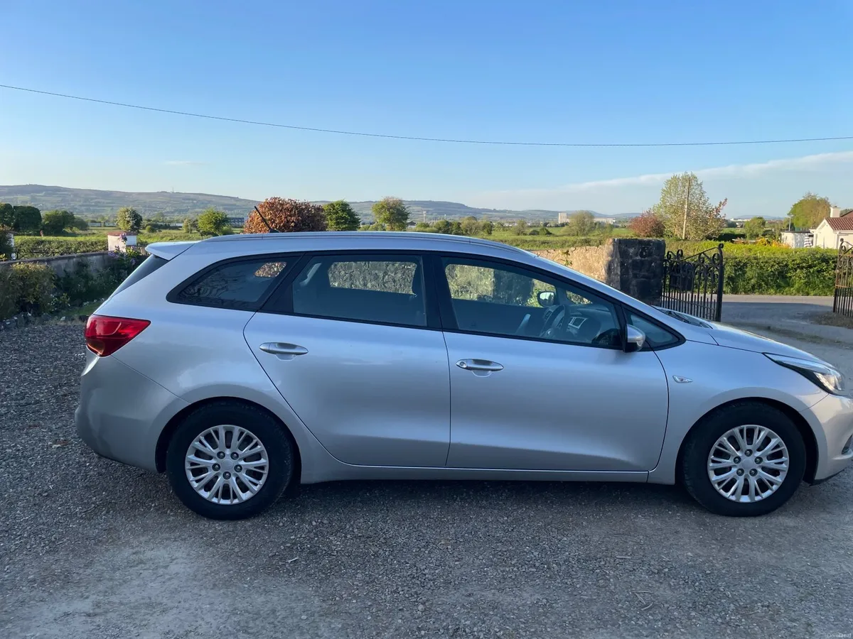 Kia Ceed 2013 - Image 2