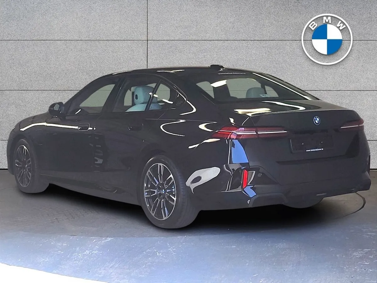 BMW 5-Series 530e M Sport Saloon - Image 2