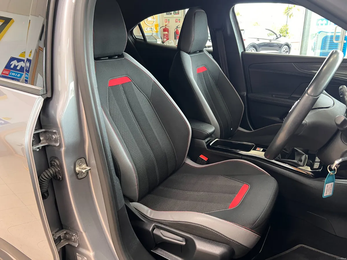 *NOW ON SALE* SRI Manual Petrol As New Huge Spec T - Image 3