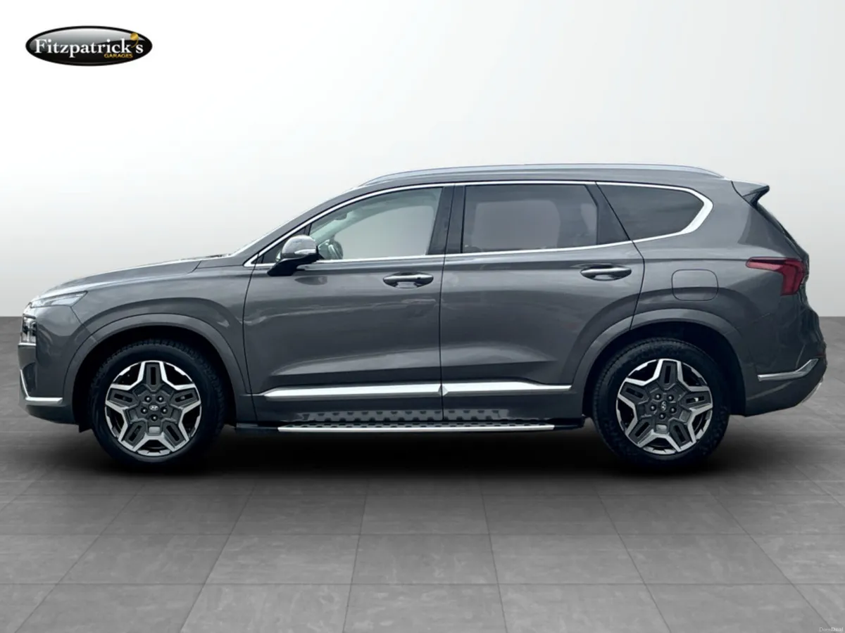 Hyundai Santa Fe Executive Plus 1.6 Plug-In Hybrid - Image 4