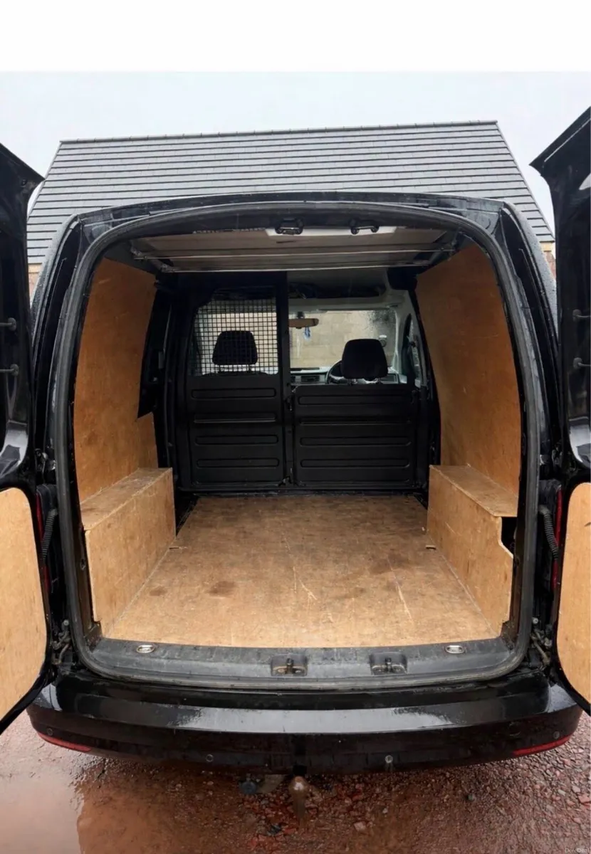 2016 VW Caddy Auto 150ps DSG - Image 3