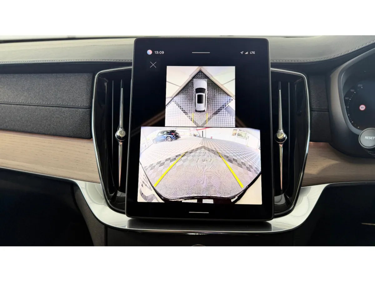 Volvo XC90 + T8 PHEV *PAN ROOF* 7 SEATS* - Image 6