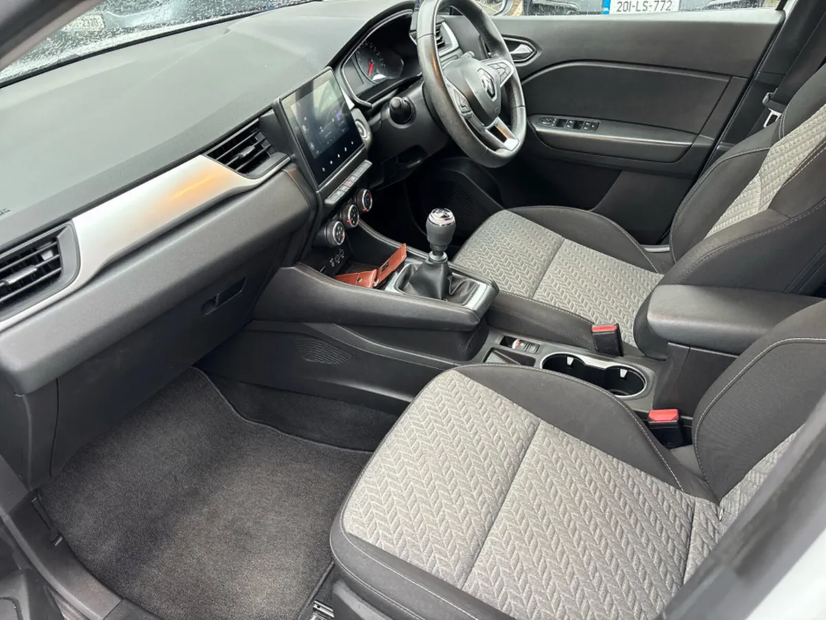 Renault Captur LIMITED EDITION NAEB TCE 90 5DR - Image 3