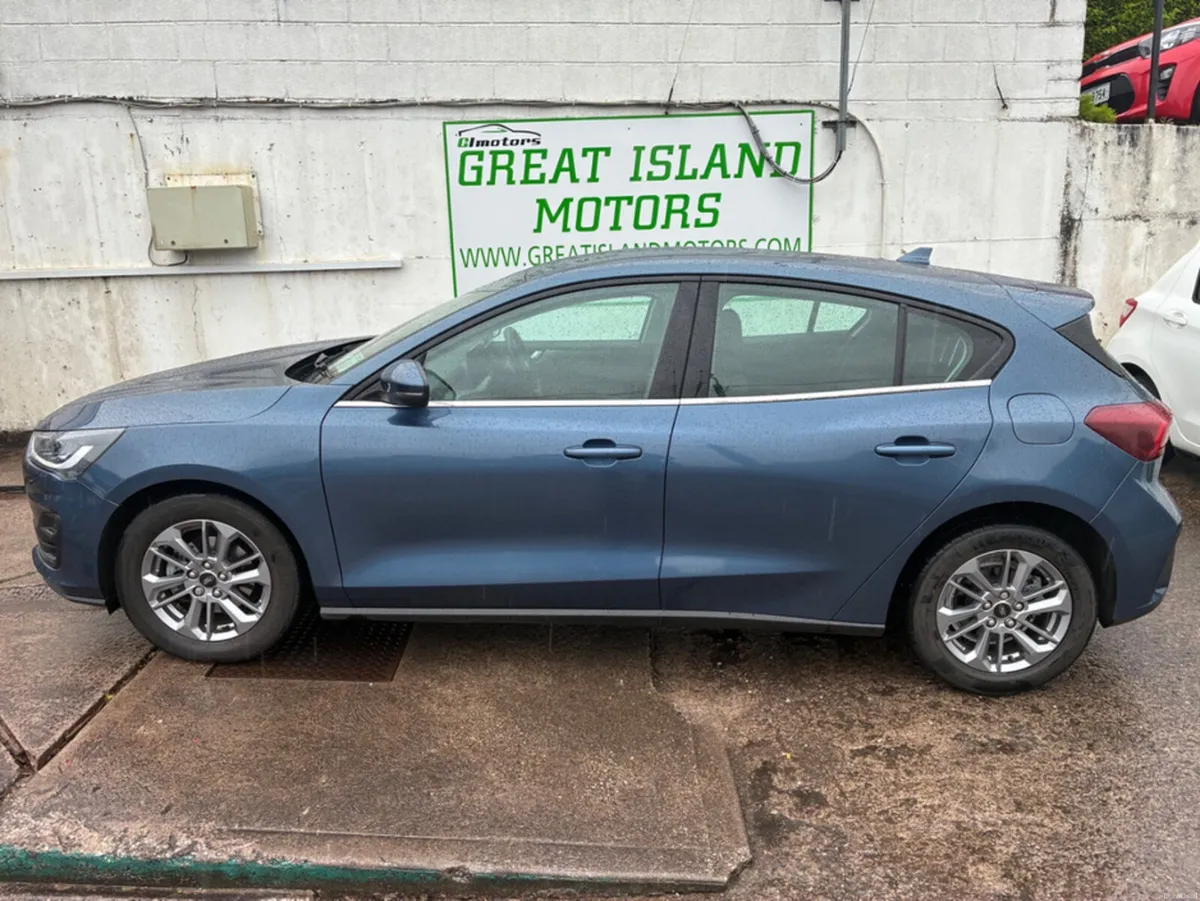 Ford Focus TITANIUM 1.0T 125 M6 4DR - Image 6