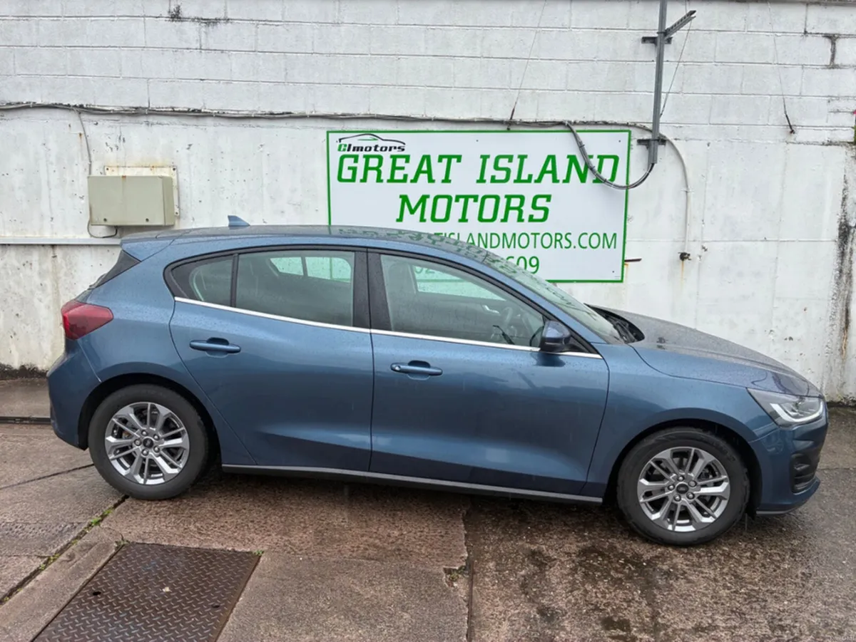 Ford Focus TITANIUM 1.0T 125 M6 4DR - Image 4