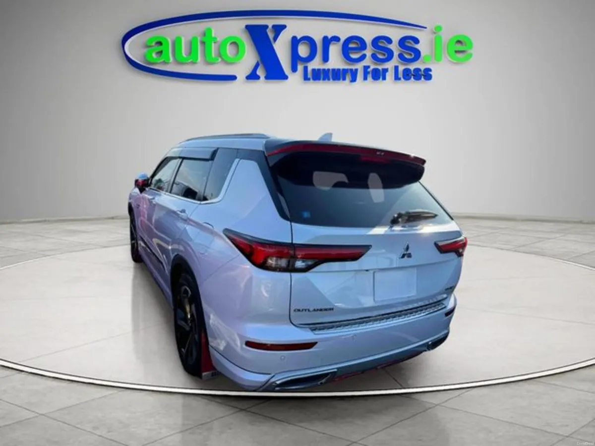Mitsubishi Outlander PHEV G, Ultra Low mileage, Au - Image 3