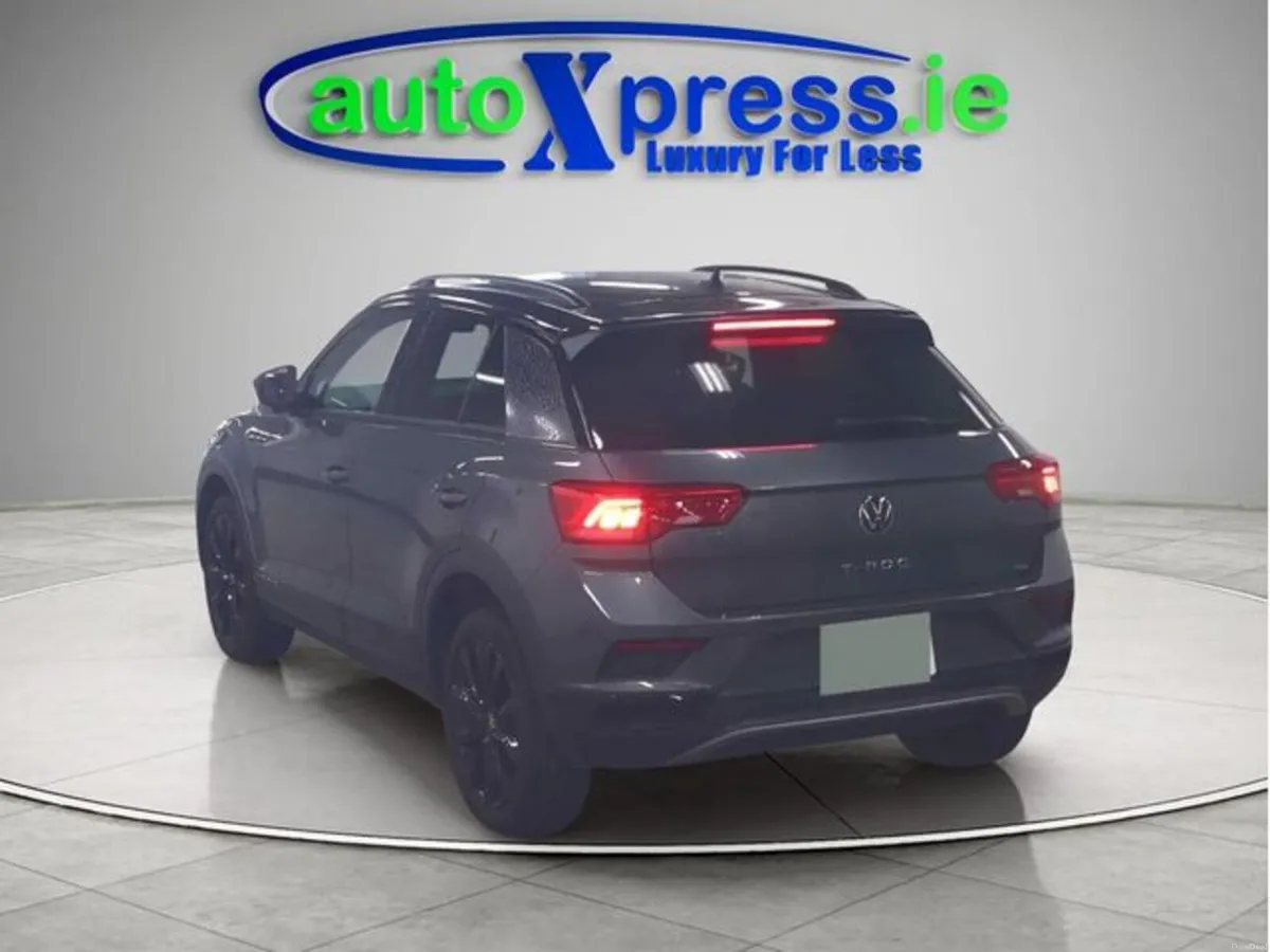 Volkswagen T-Roc 2.0 TDI BLACK STYLE, Reversing ca - Image 3