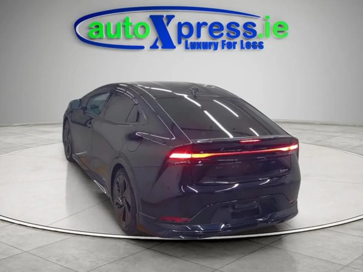 Toyota Prius 2.0 Hybrid, Panoramic Sunroof, Modell - Image 3